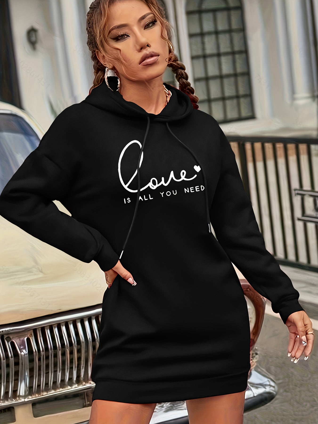 Langer Kapuzenpullover / Kleid mit Love-Print, lässiger langärmeliger Kapuzenpullover