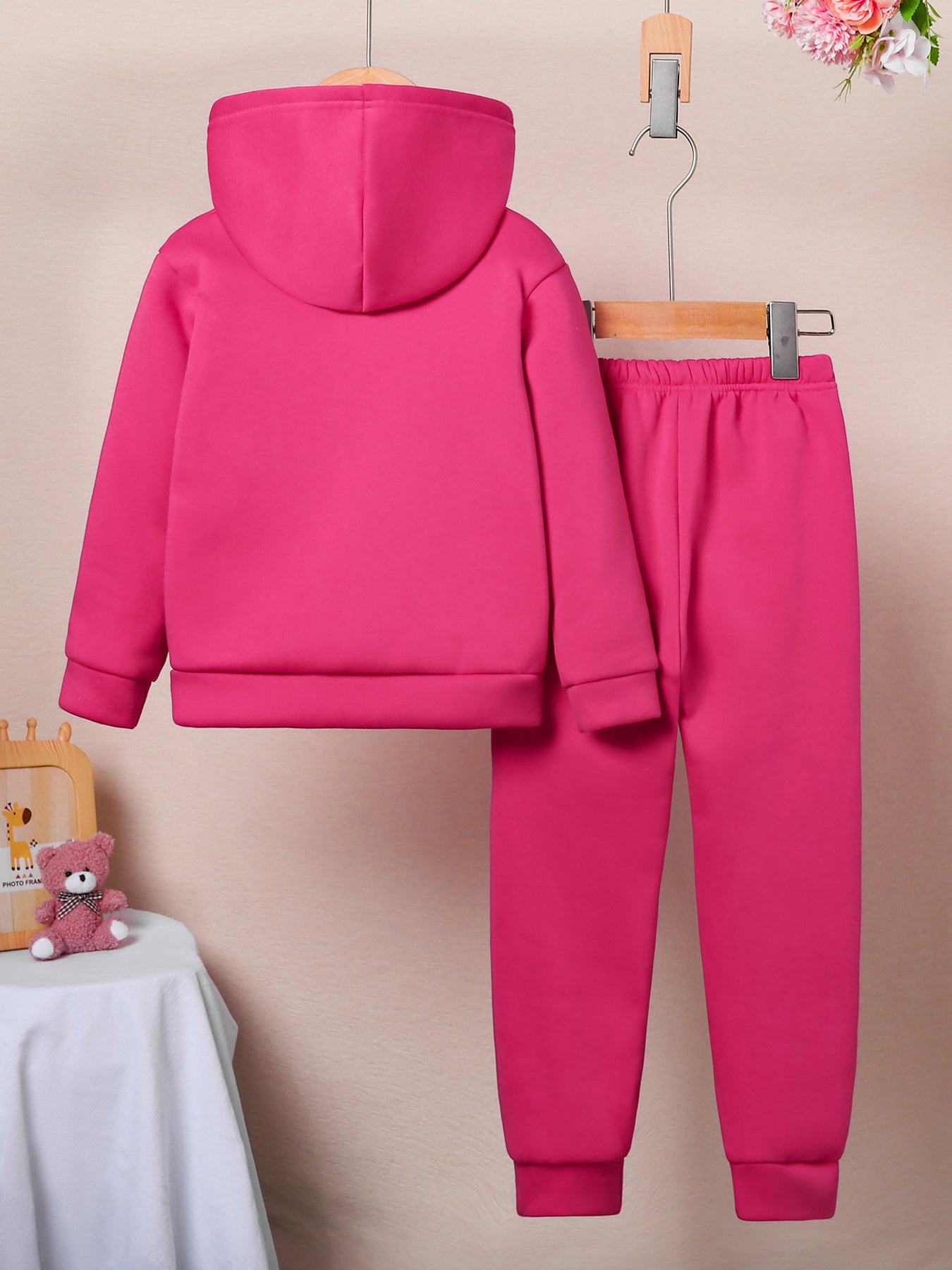 Set mit Kapuzenpullover und Hose für Mädchen mit „Dad+Mom=Me“-Aufdruck