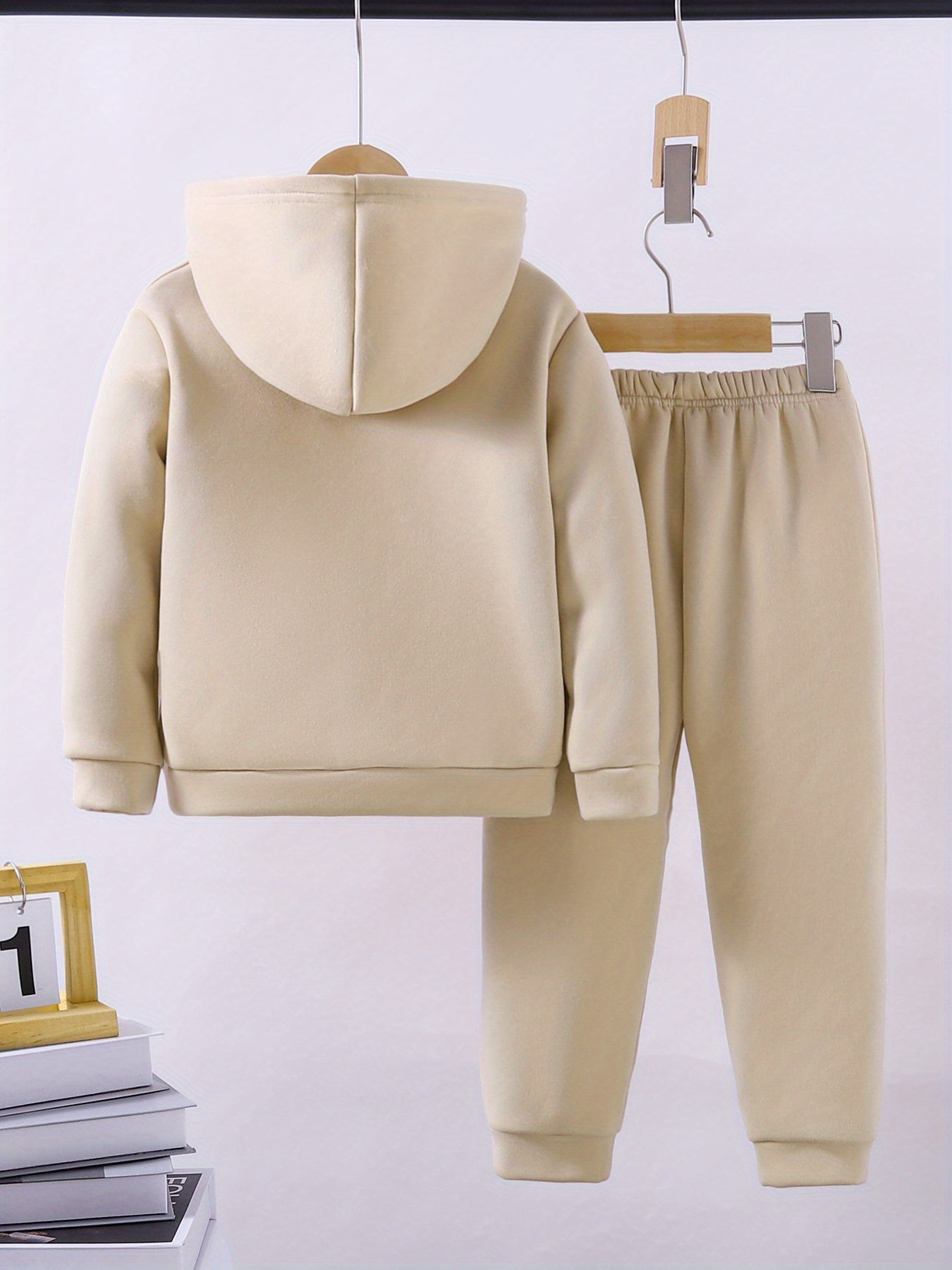 Set mit Kapuzenpullover und Hose für Mädchen mit „Dad+Mom=Me“-Aufdruck