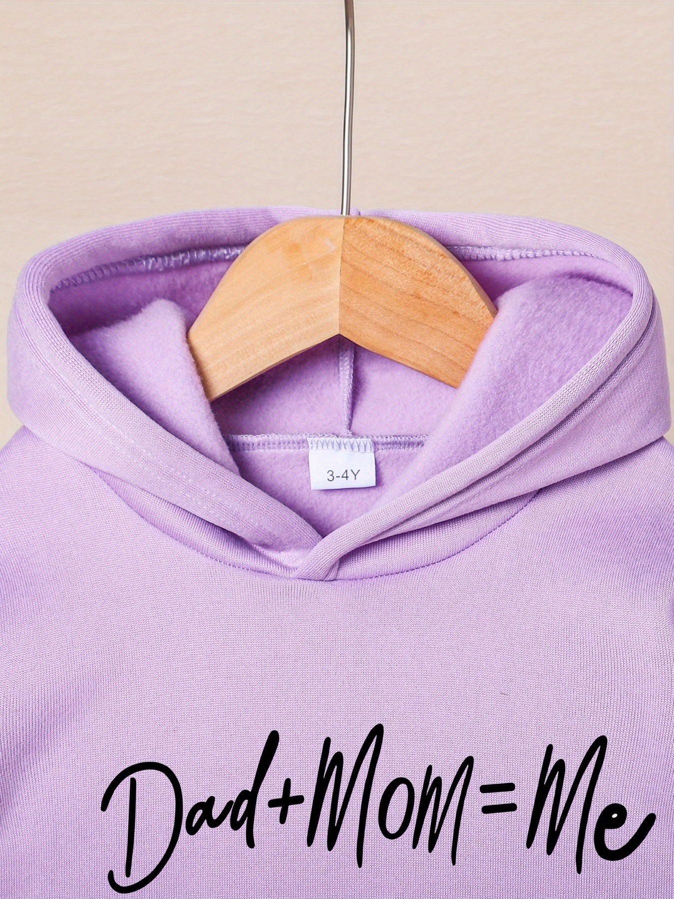 Set mit Kapuzenpullover und Hose für Mädchen mit „Dad+Mom=Me“-Aufdruck