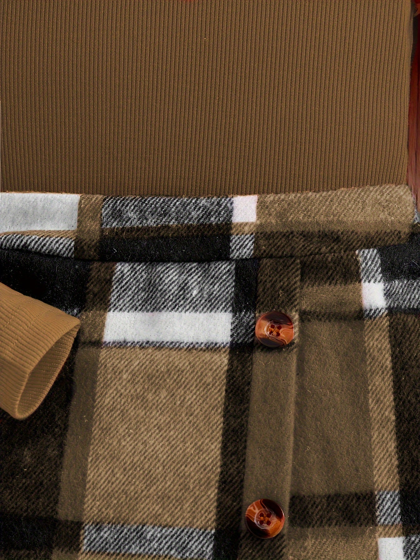 2-teiliges elegantes Mädchen-Outfit, Rollkragenoberteil und Rock mit Karomuster