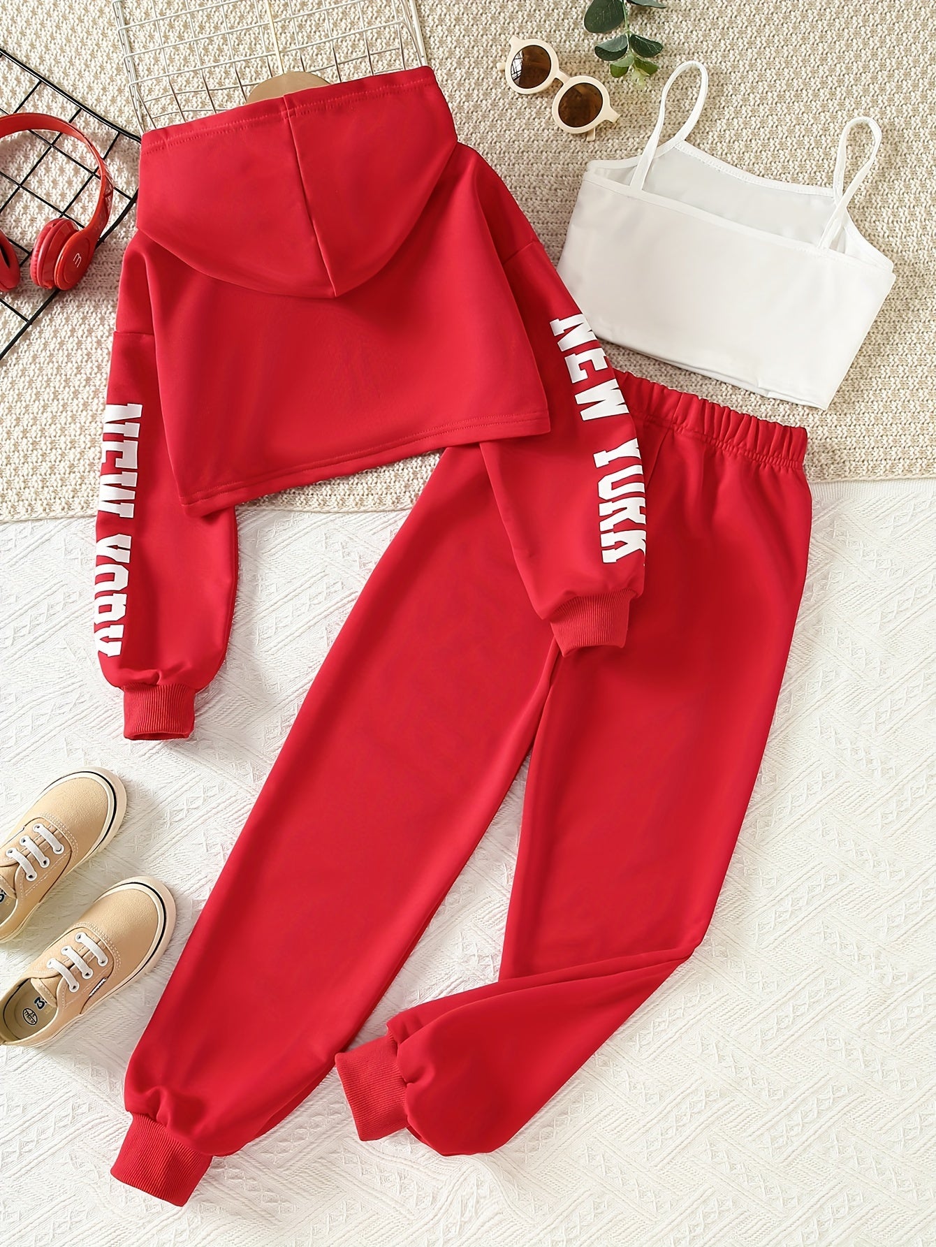 3-teiliges Outfit für Mädchen, mit kurzem Kapuzenpullover, Tanktop & Sporthose