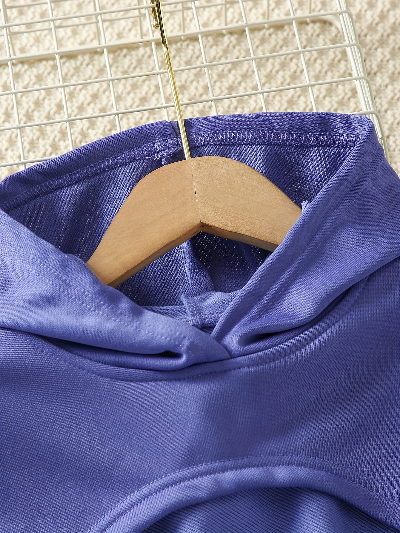 3-teiliges Outfit für Mädchen, mit kurzem Kapuzenpullover, Tanktop & Sporthose