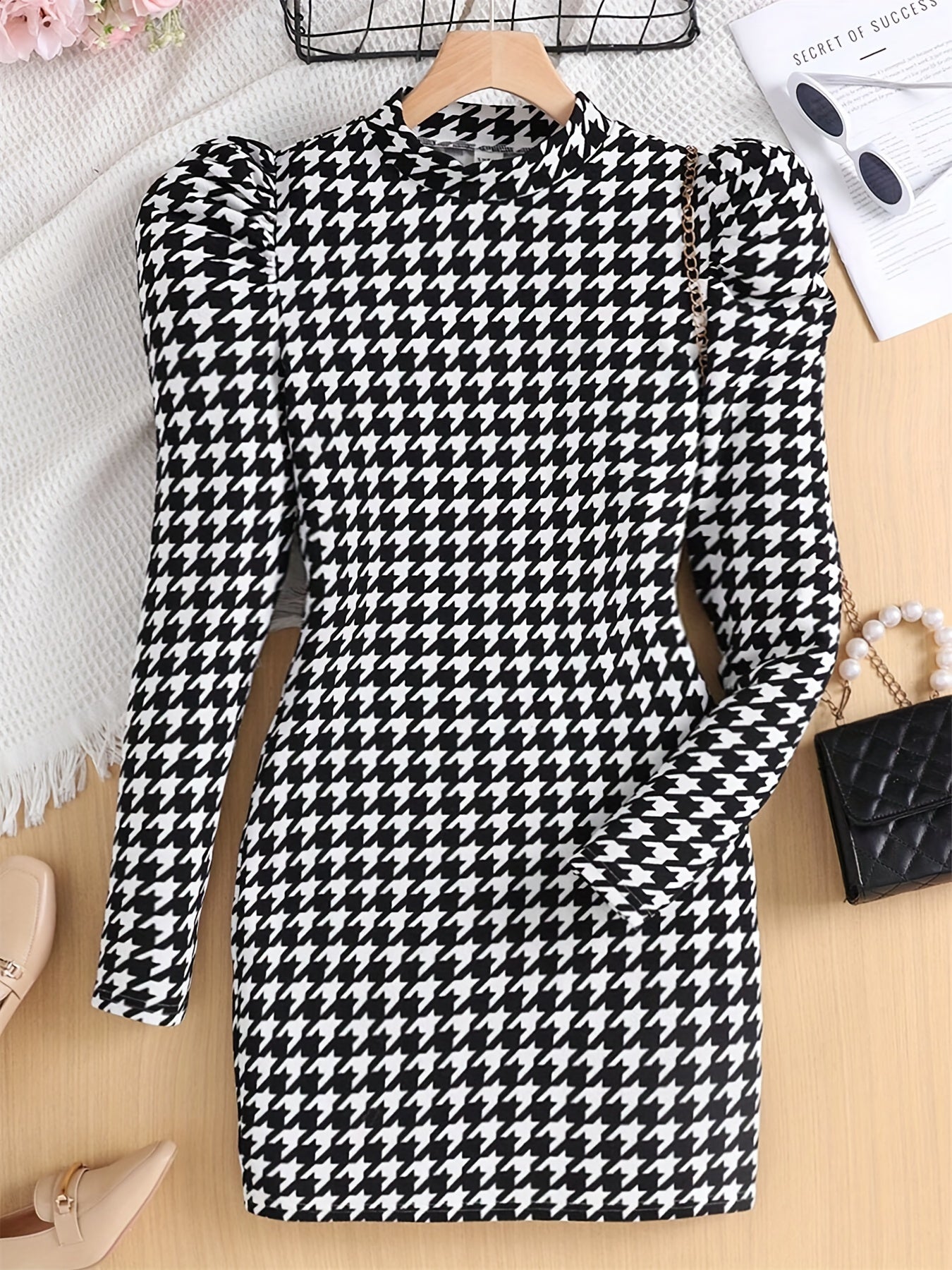 Vintage-Minikleid für Mädchen – hoher Halsausschnitt, lange Ärmel, tailliert
