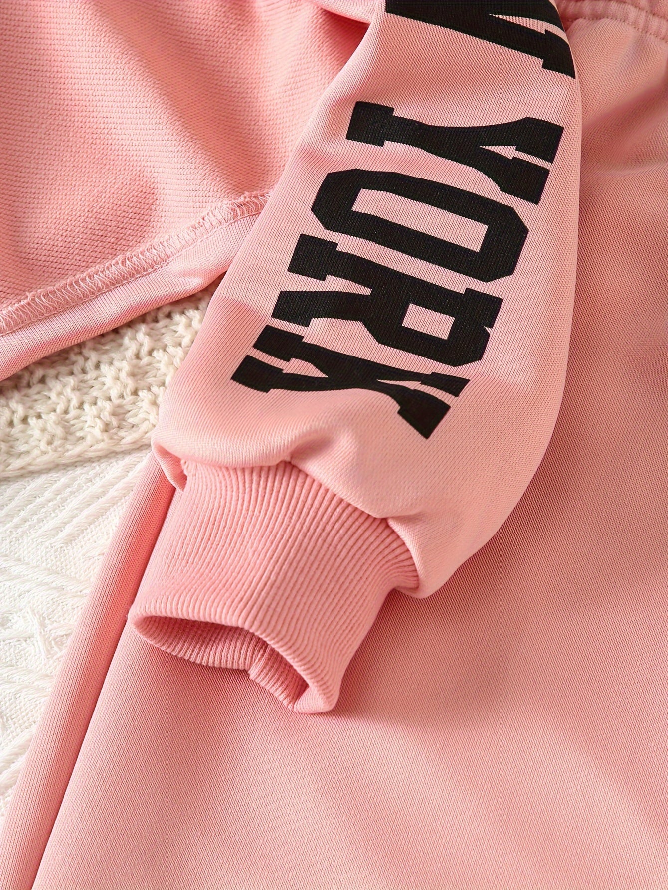 3-teiliges Outfit für Mädchen, mit kurzem Kapuzenpullover, Tanktop & Sporthose