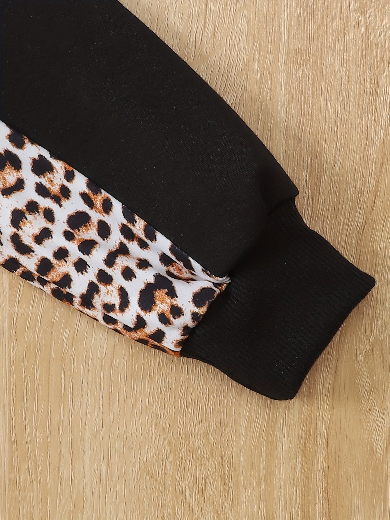 2-teiliges Mädchen-Set mit Kapuzenpullover und Jogginghose MAMA'S BESTIE