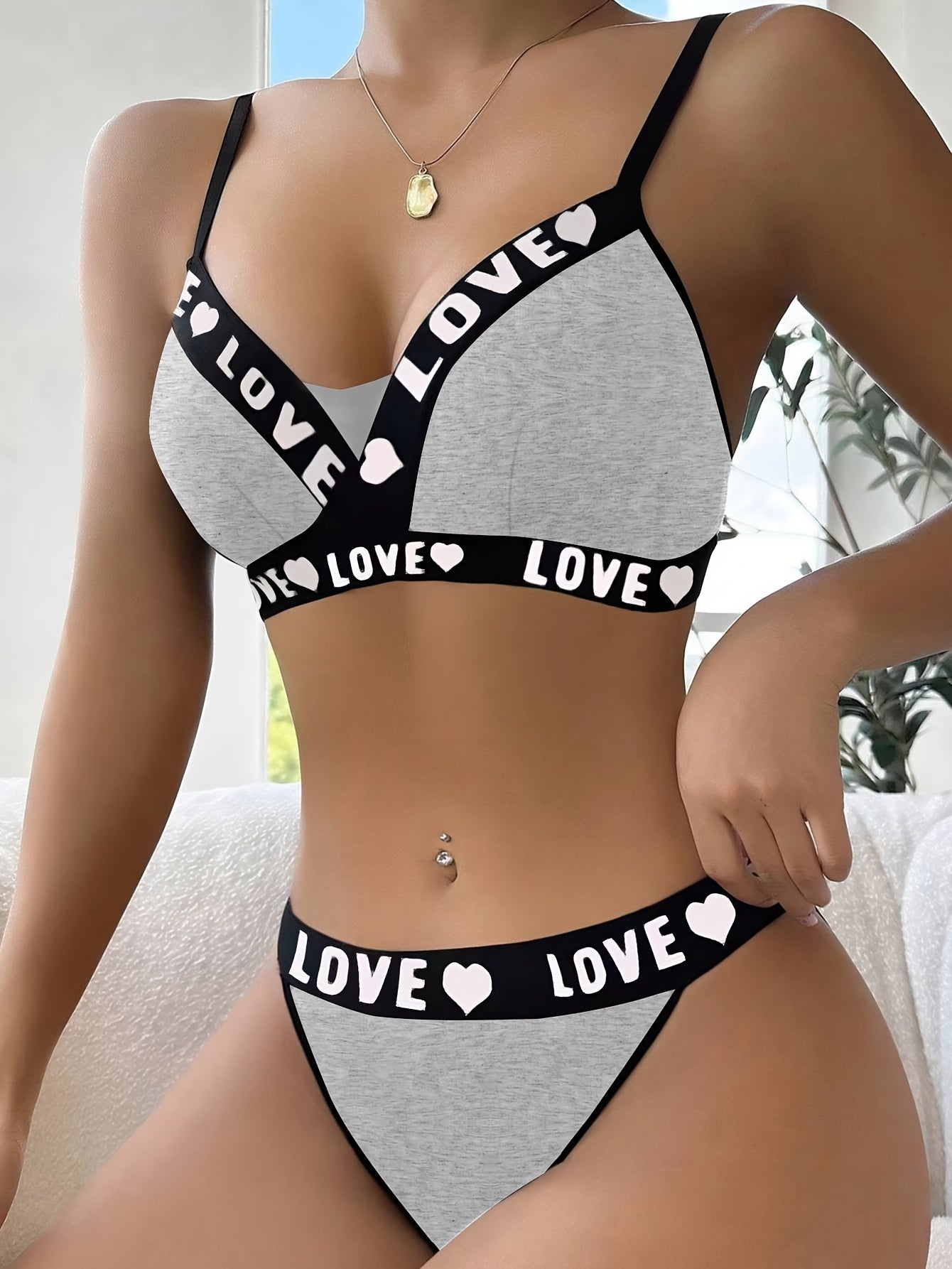 Sexy Lingerie Push Up BH - Unterhosen Set / Model Love