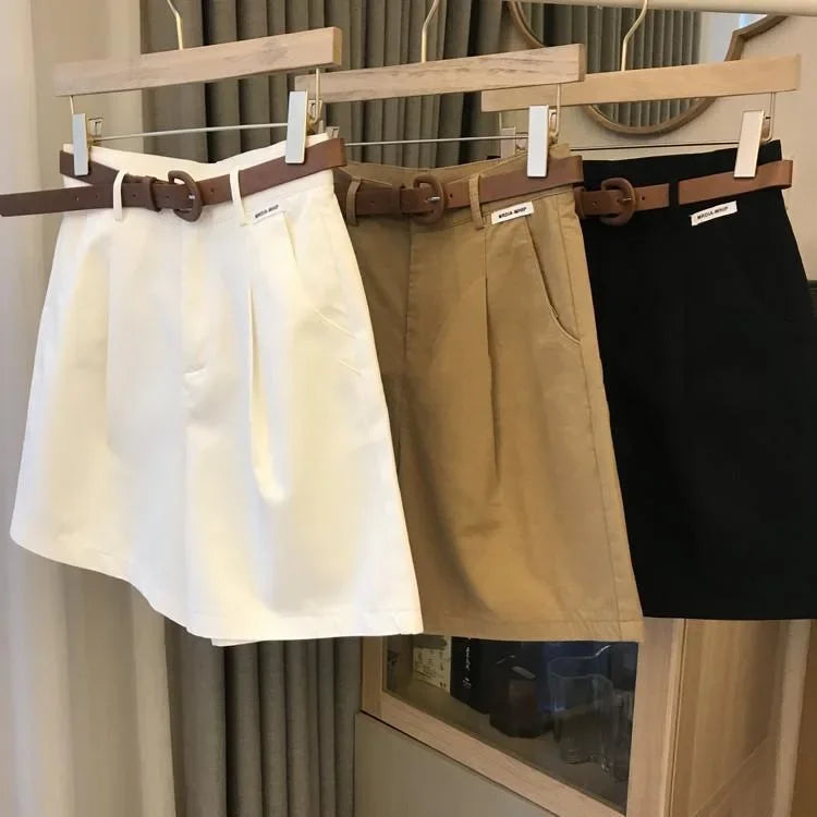 Neue Shorts mit weitem Bein für Damen Model 2024