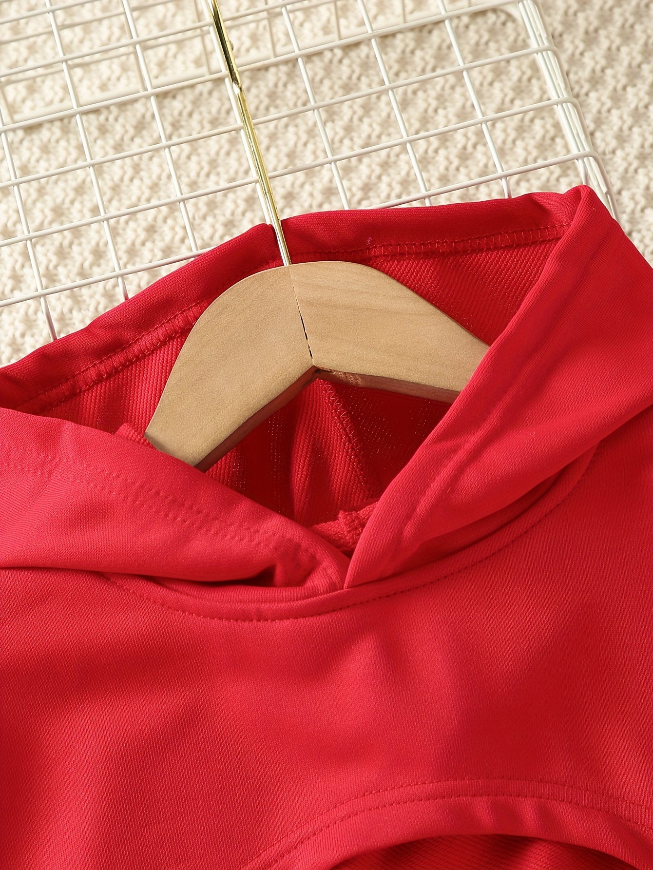 3-teiliges Outfit für Mädchen, mit kurzem Kapuzenpullover, Tanktop & Sporthose