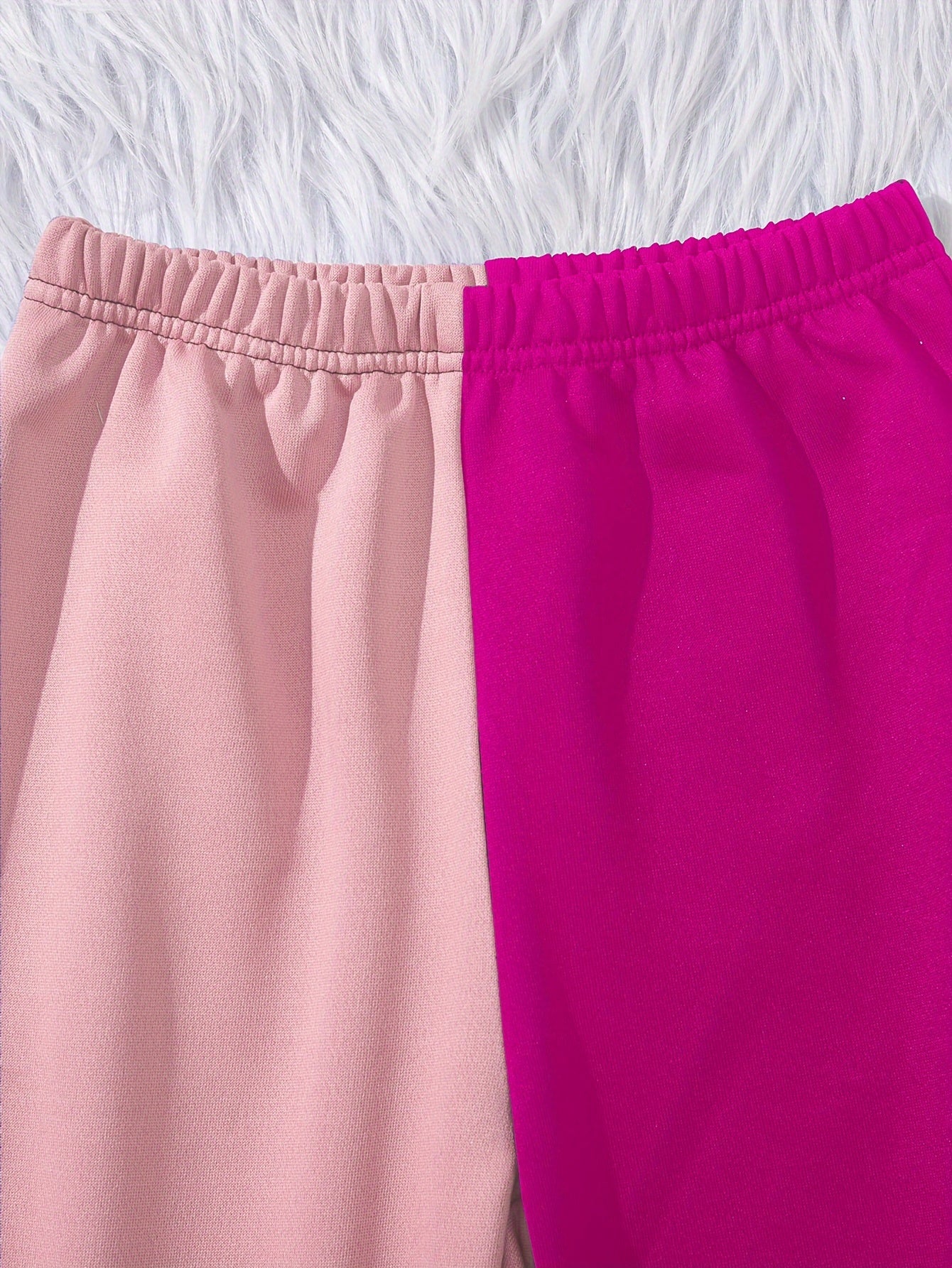 2-teiliges Outfit mit Schmetterlingsmuster Mädchen, Kapuzenpullover und Jogginghose