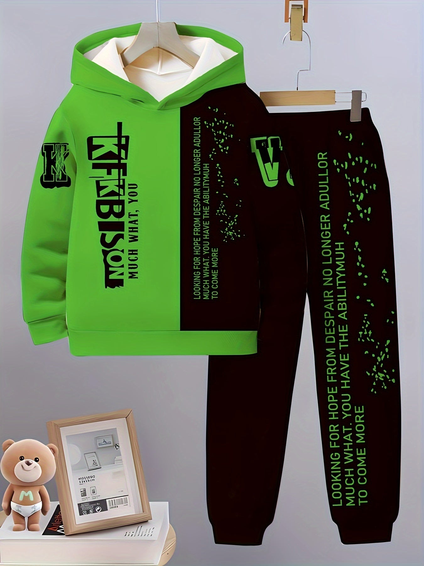 Lässiges Set aus Kapuzenpullover und Jogginghose für Jungen mit 3D-Geometrie-Print
