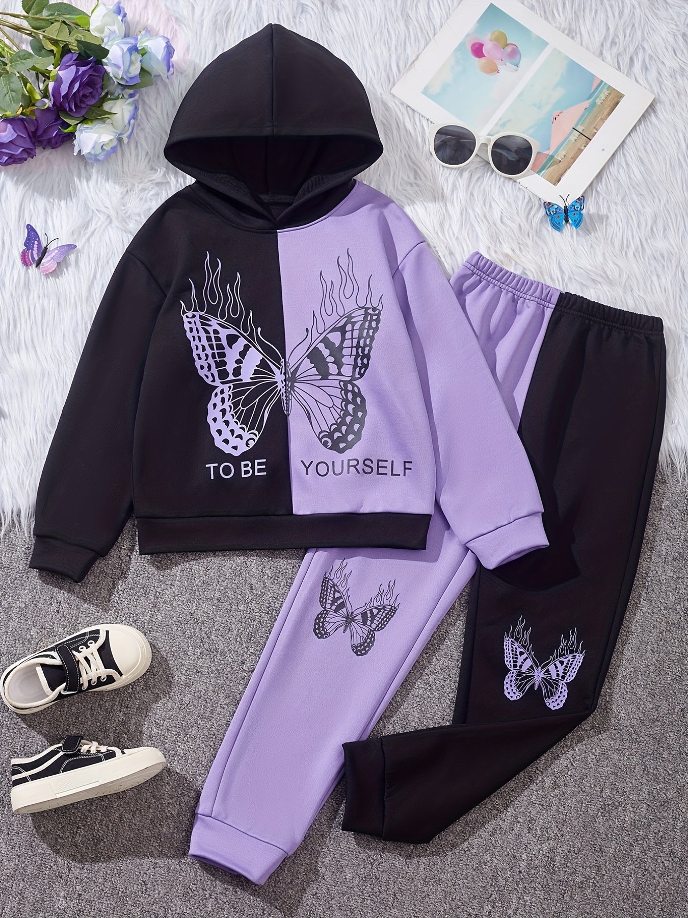 2-teiliges Outfit mit Schmetterlingsmuster Mädchen, Kapuzenpullover und Jogginghose