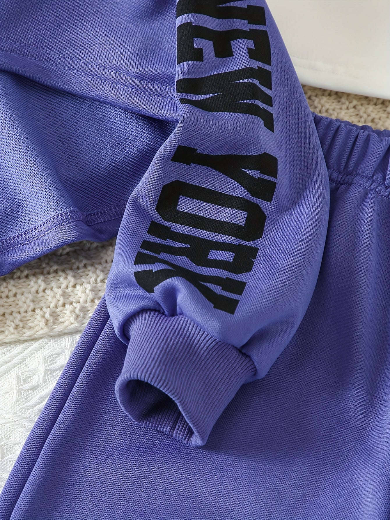 3-teiliges Outfit für Mädchen, mit kurzem Kapuzenpullover, Tanktop & Sporthose