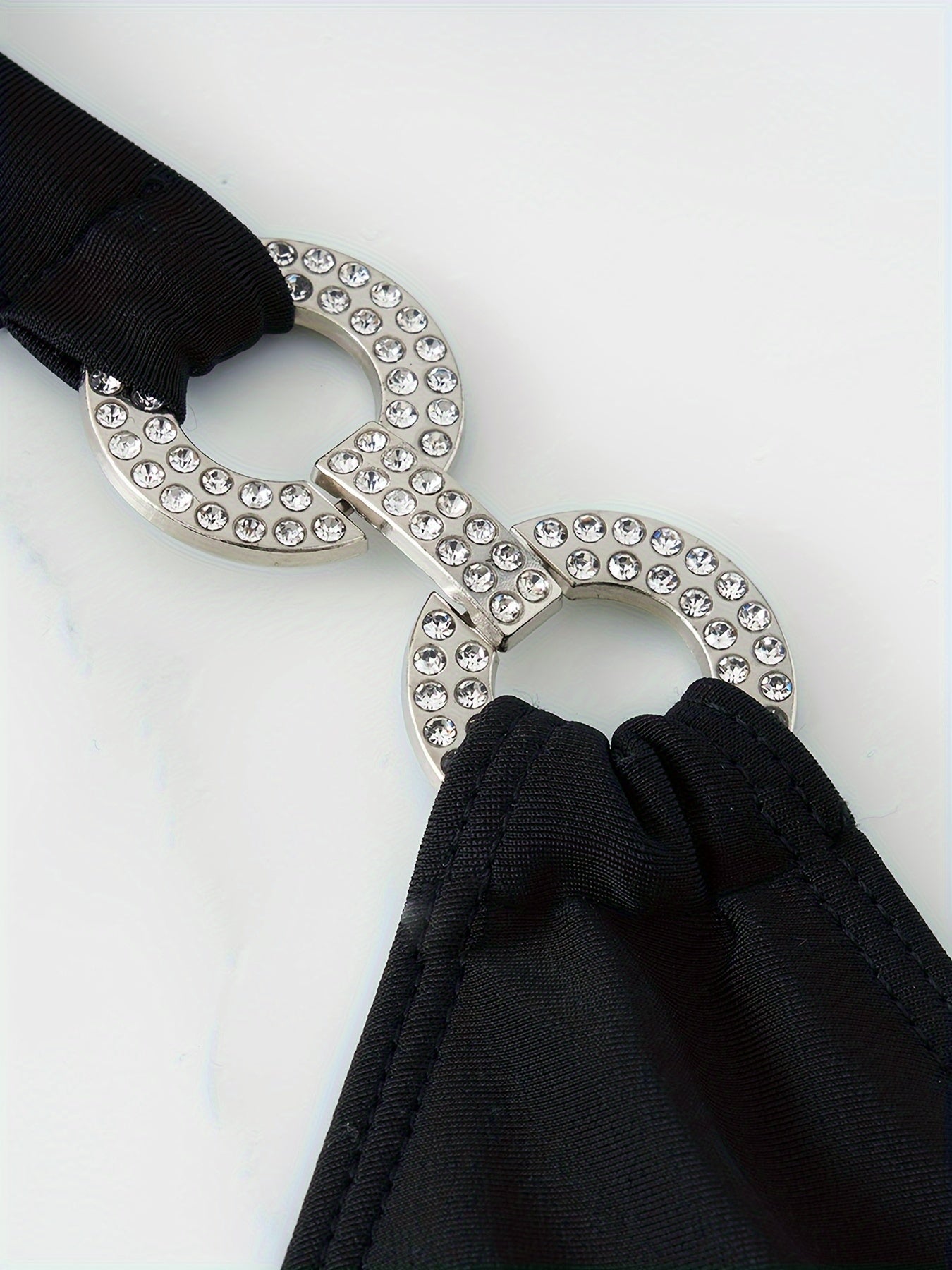 2-teiliges Bikini-Set mit Neckholder und Kettengliedern und Bindeband