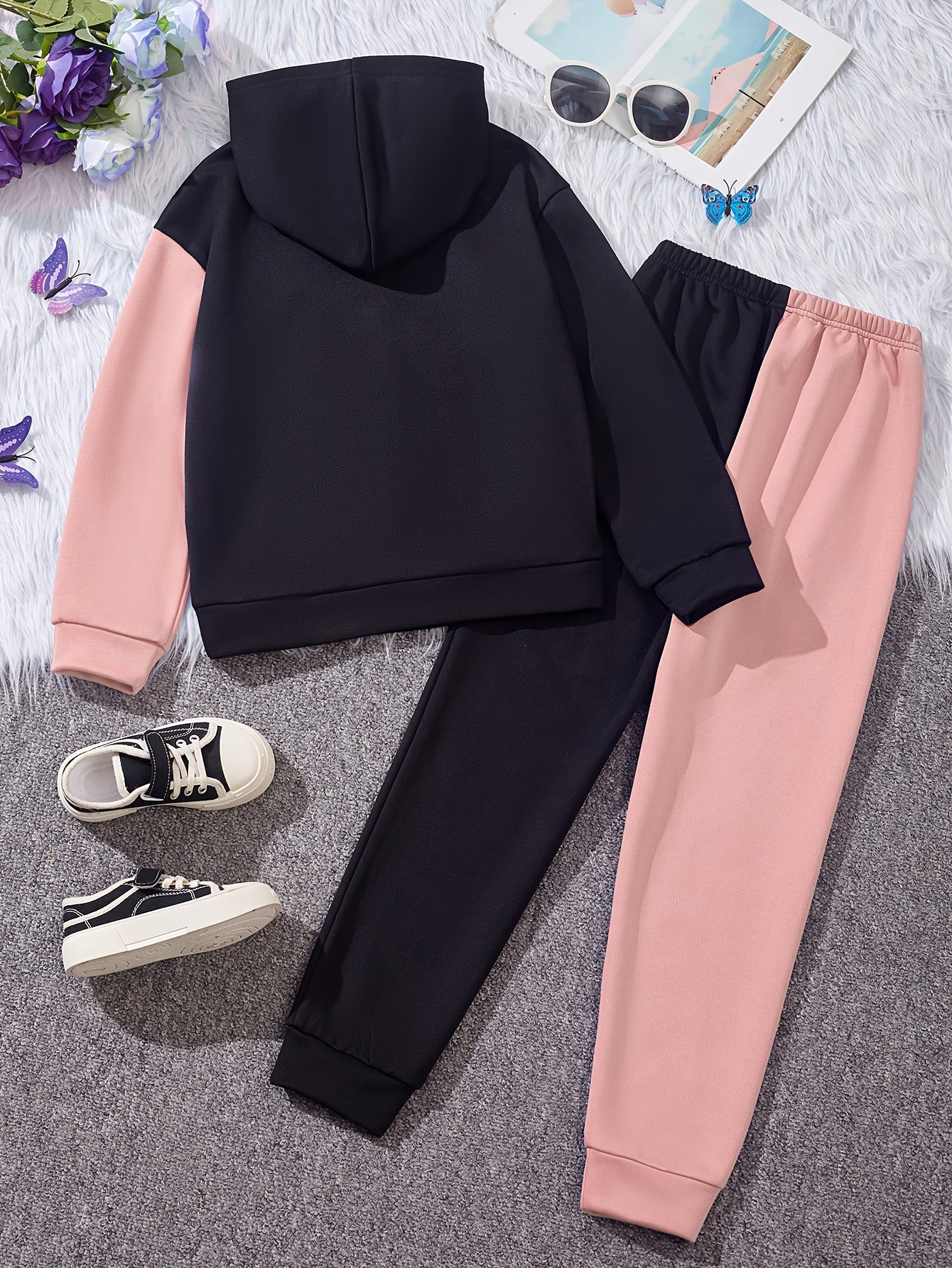 2-teiliges Outfit mit Schmetterlingsmuster Mädchen, Kapuzenpullover und Jogginghose