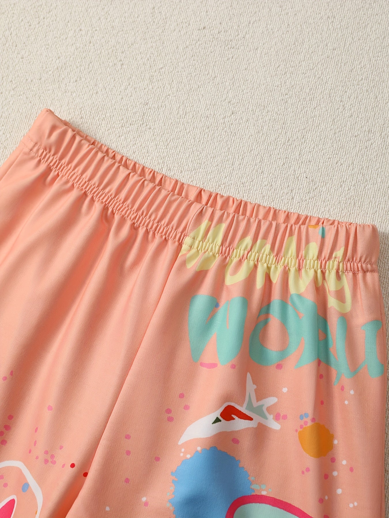 2-teiliges Set / Kapuzenpullover und Hose im Graffiti-Stil für Mädchen