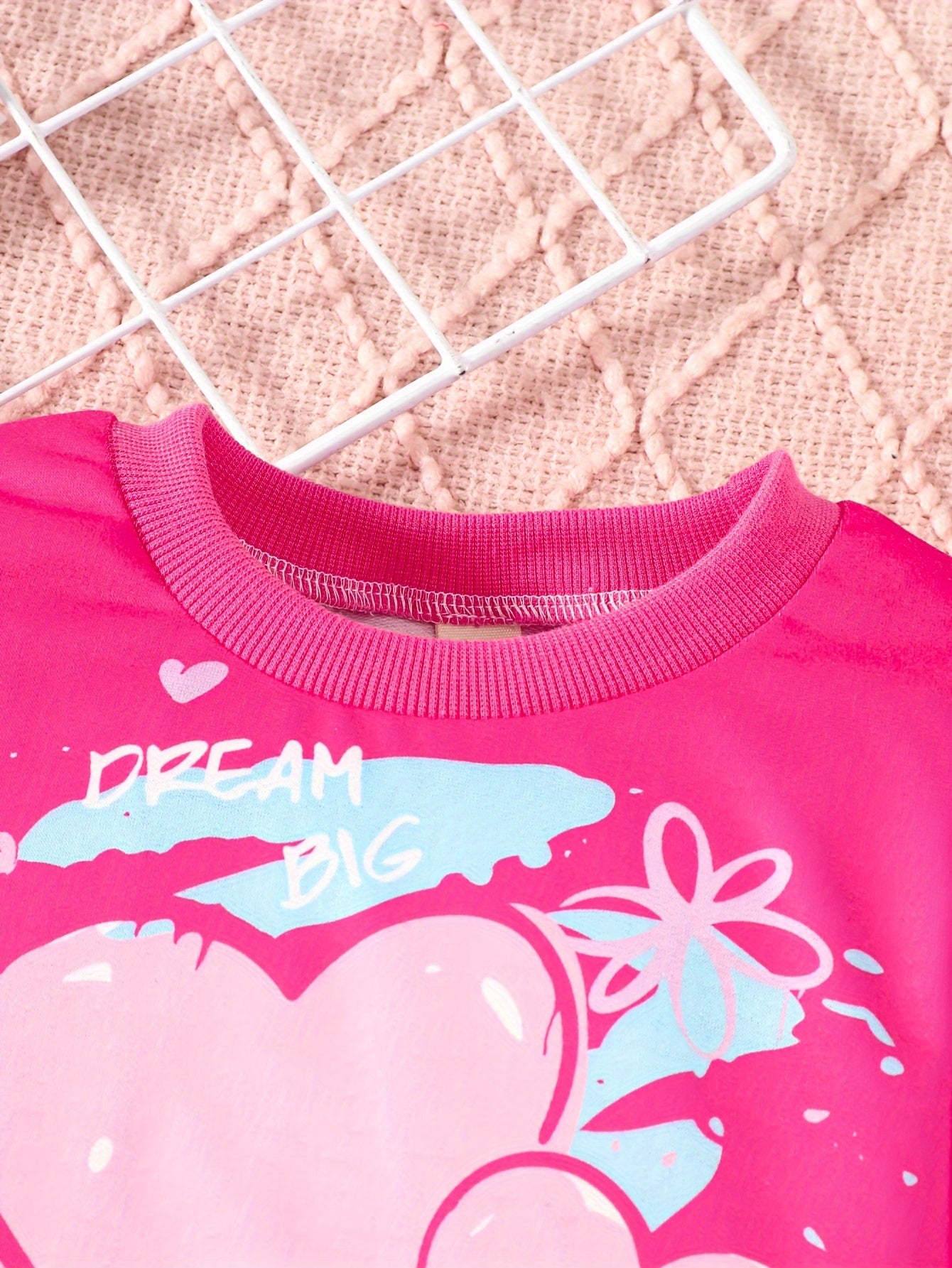 2-teiliges Set Langarm-Sweatshirt und Hose mit Graffiti-Herzen für Mädchen
