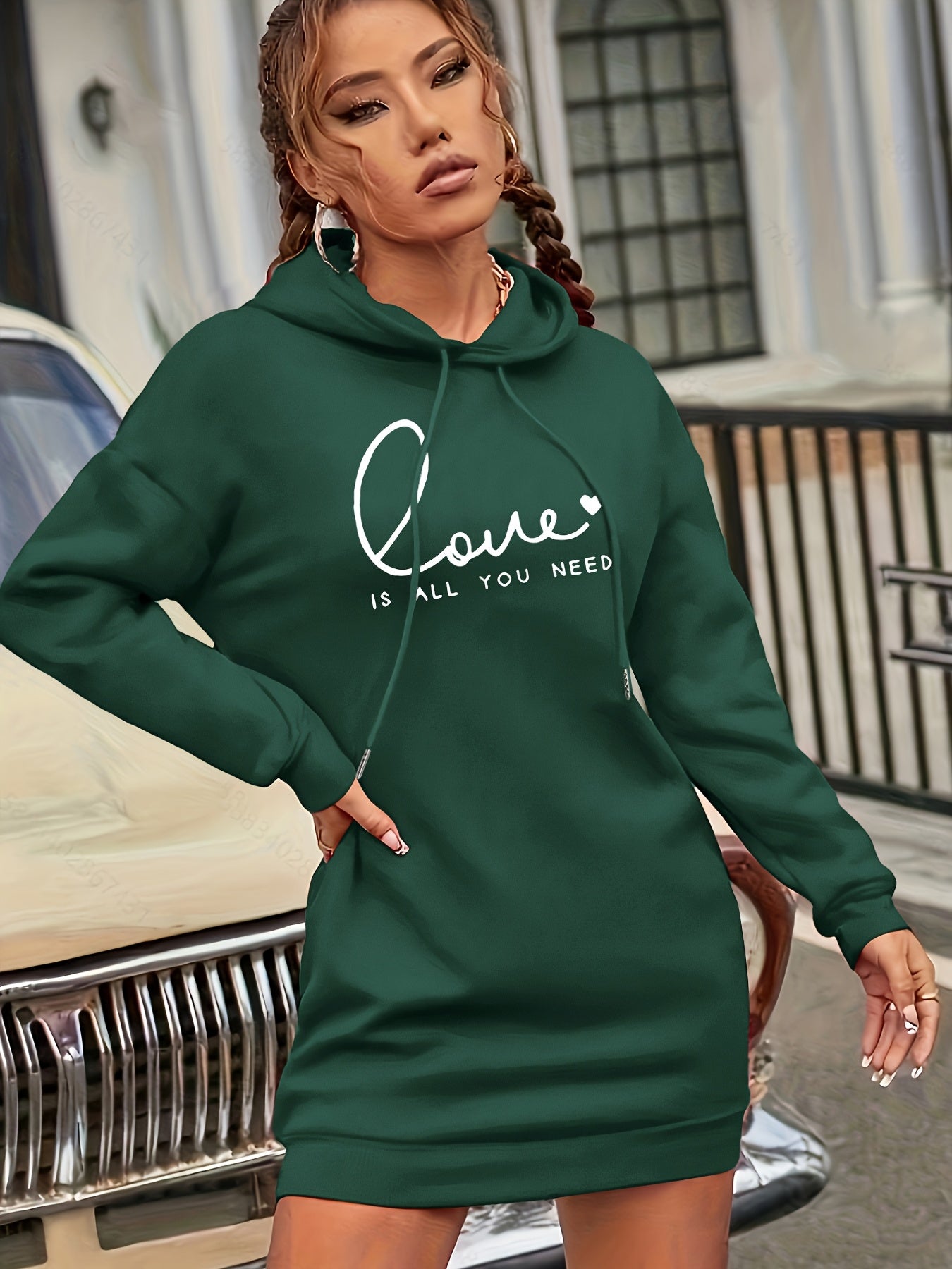 Langer Kapuzenpullover / Kleid mit Love-Print, lässiger langärmeliger Kapuzenpullover