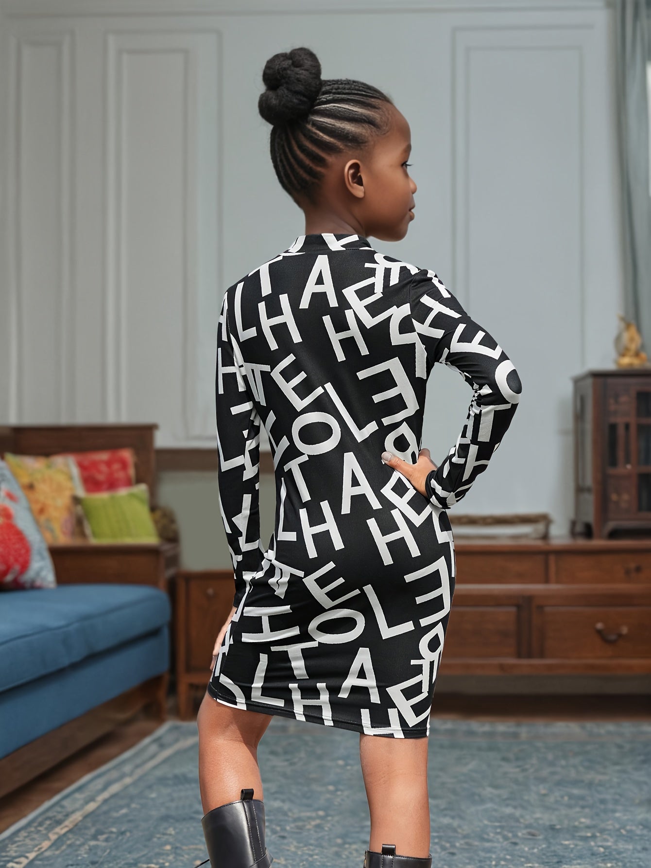Modisches langärmliges Kleid mit Buchstabenmuster für Mädchen