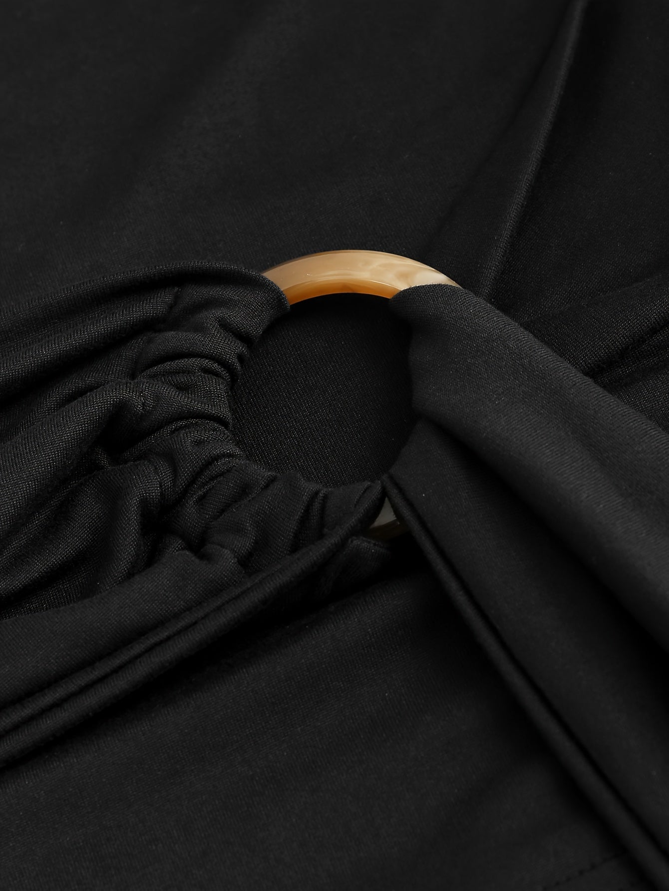 Gerüschtes Top mit Wasserfallausschnitt und Ringdekor, Damenmode
