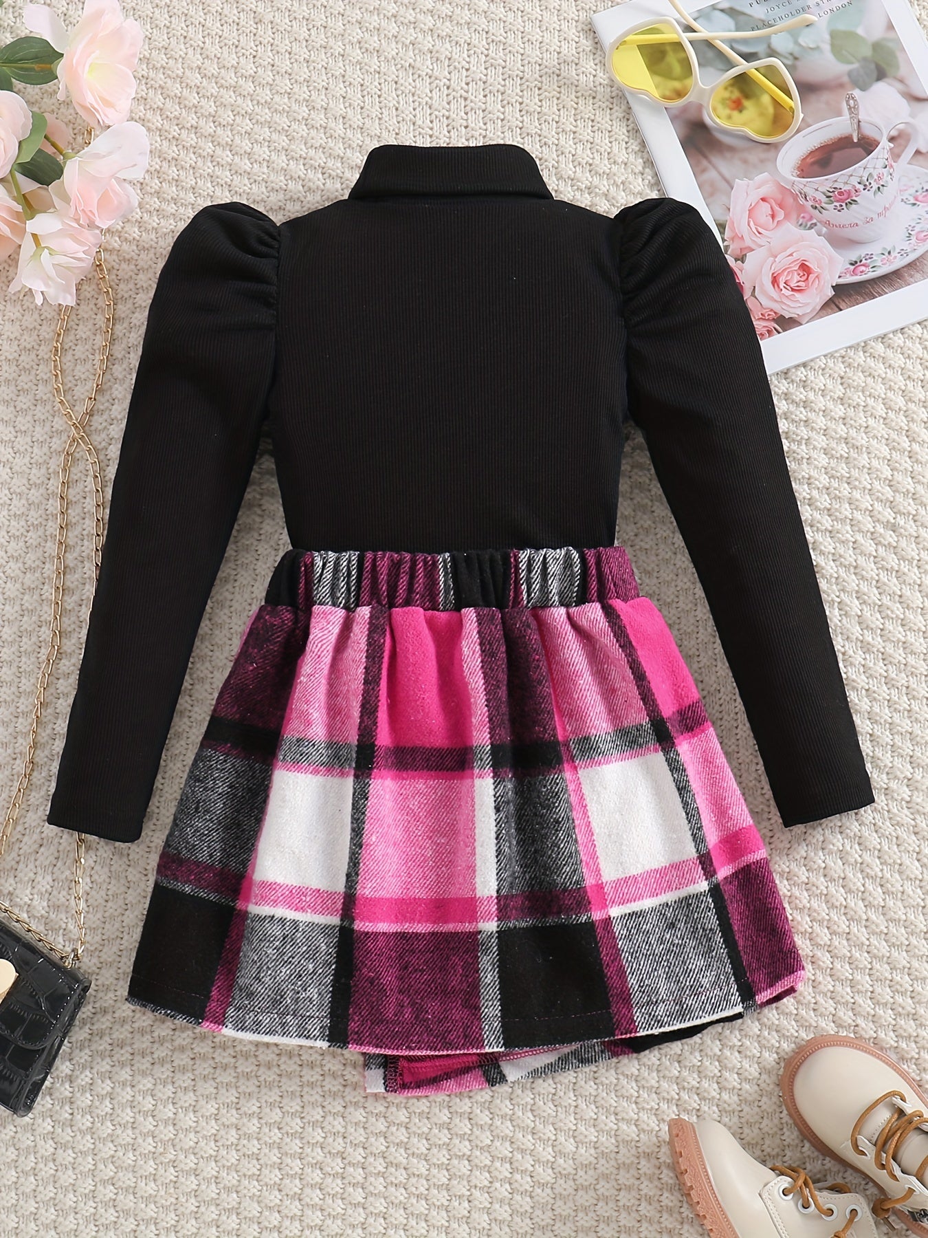 2-teiliges elegantes Mädchen-Outfit, Rollkragenoberteil und Rock mit Karomuster