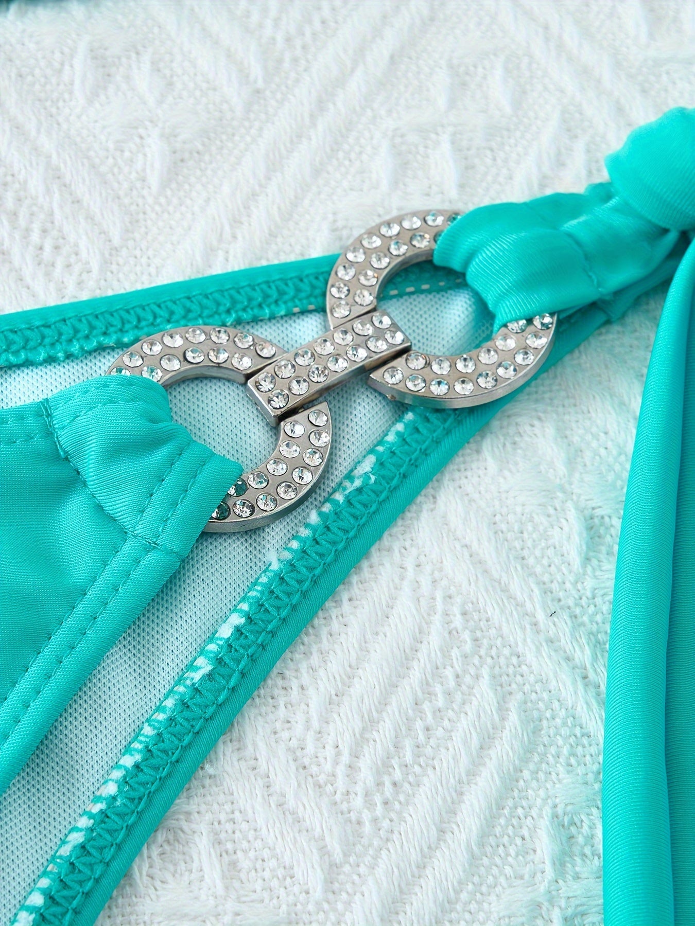 2-teiliges Bikini-Set mit Neckholder und Kettengliedern und Bindeband