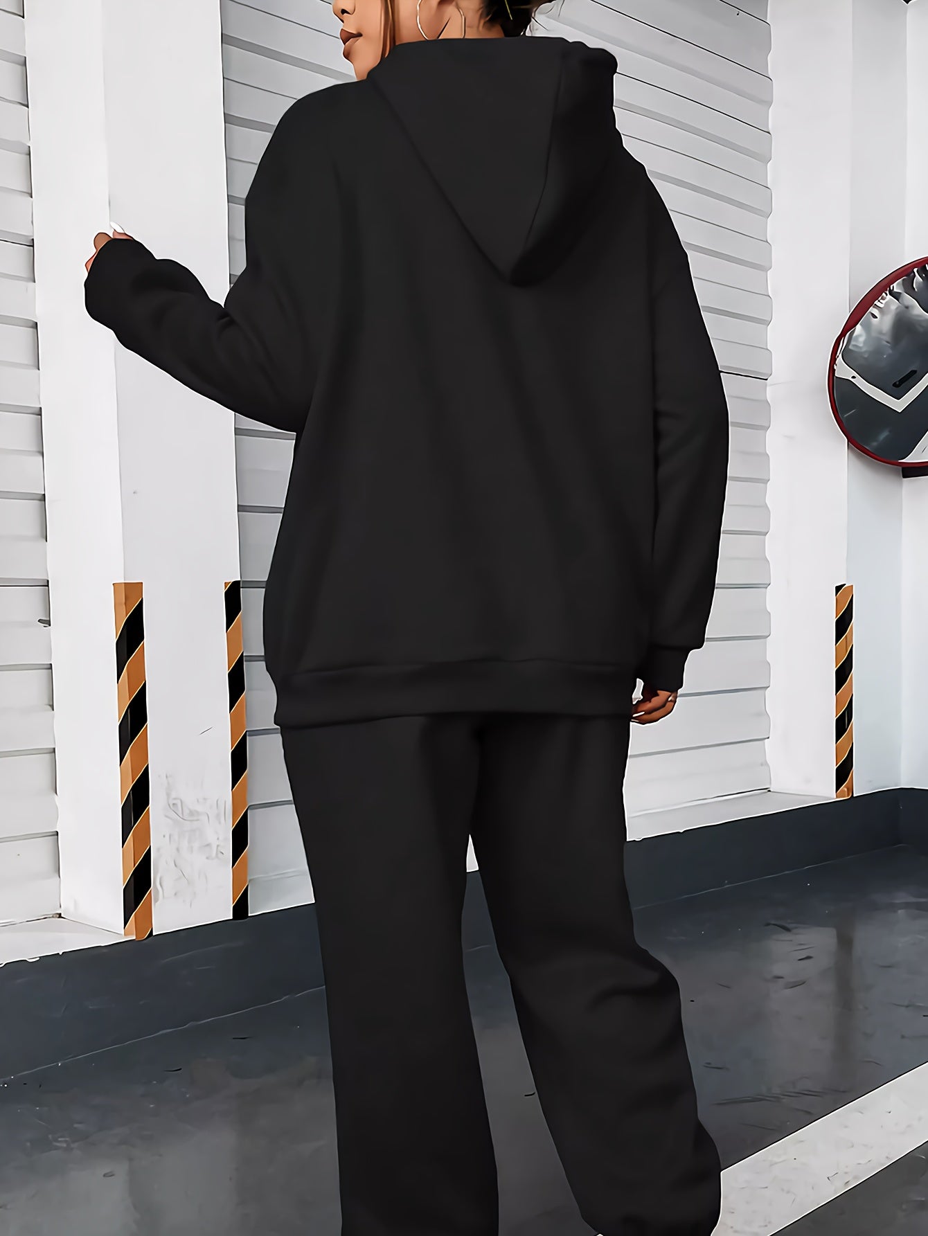 Neues Set aus Kapuzenpullover und Hose Jogging Anzug (Model 2024 Winter)