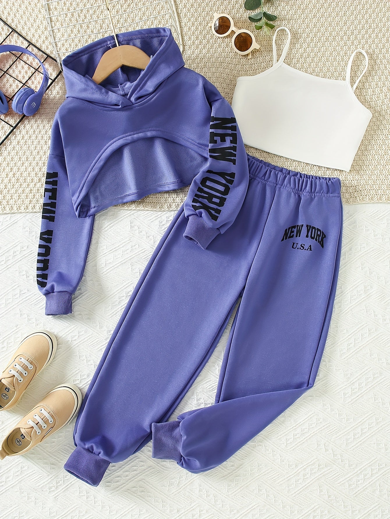 3-teiliges Outfit für Mädchen, mit kurzem Kapuzenpullover, Tanktop & Sporthose