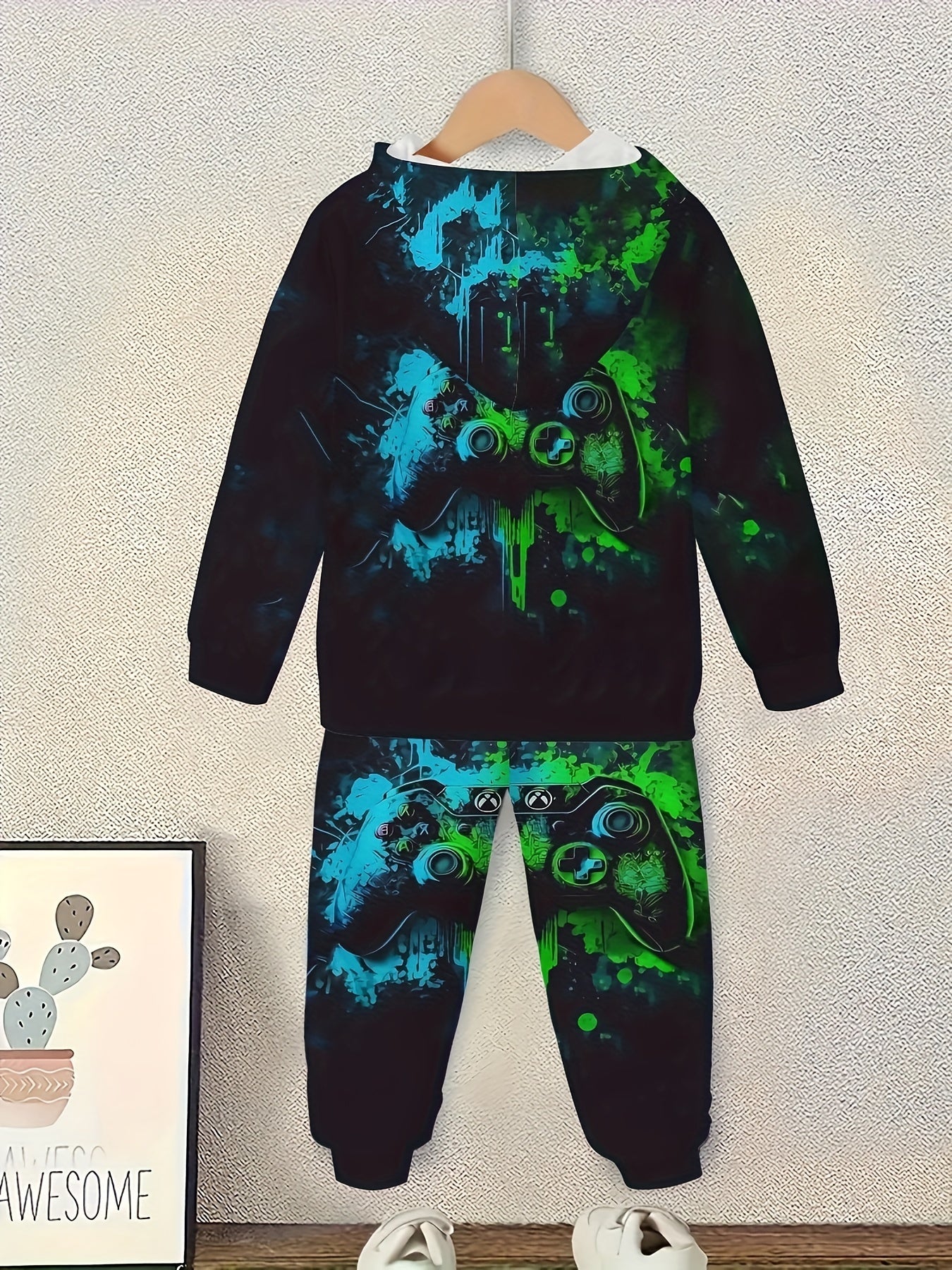 Set aus Kapuzenpullover und Jogginghose mit Game Controller-Aufdruck für Jungen