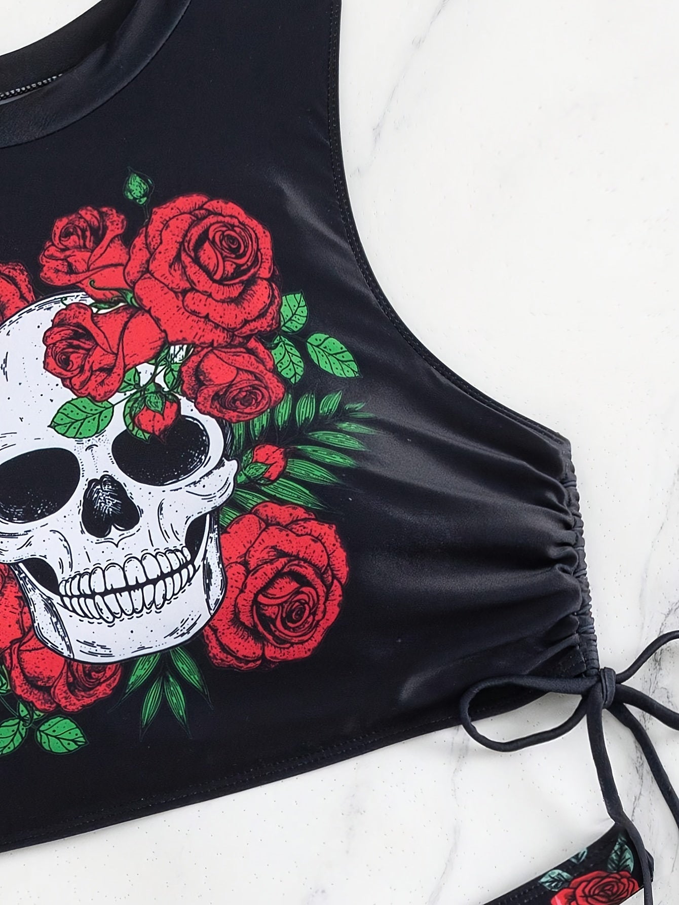 2-teiliges Bikini-Set im Gothic-Punk-Stil mit Rosen-Totenkopf-Print