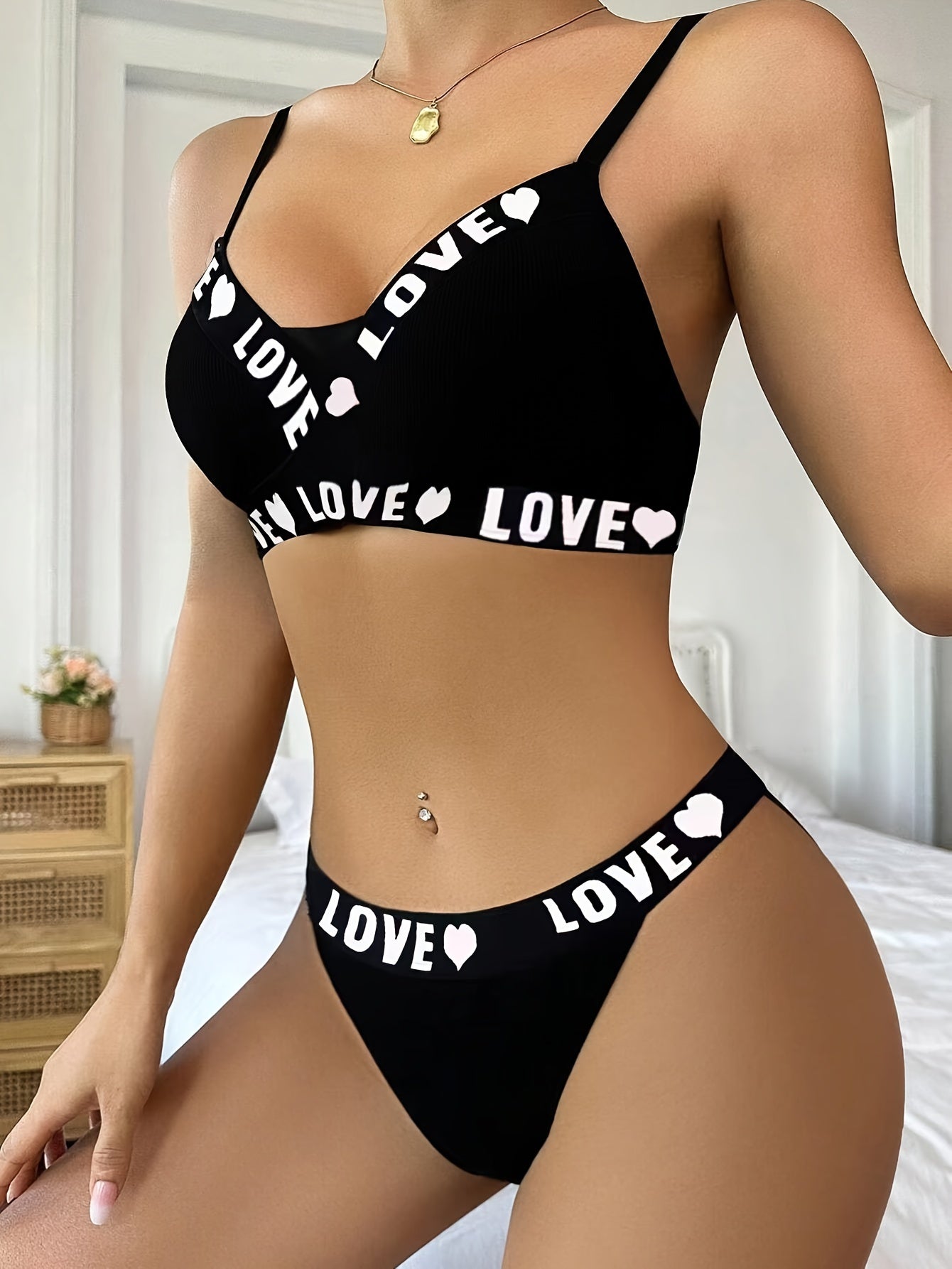 Sexy Lingerie Push Up BH - Unterhosen Set / Model Love