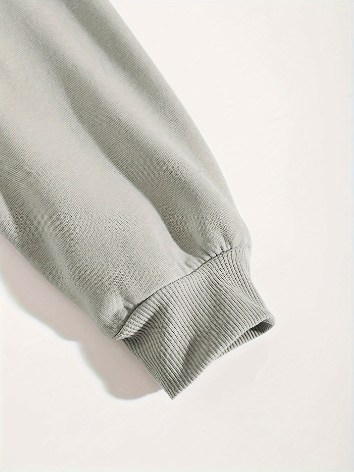 Neues Set aus Kapuzenpullover und Hose Jogging Anzug (Model 2024 Winter)
