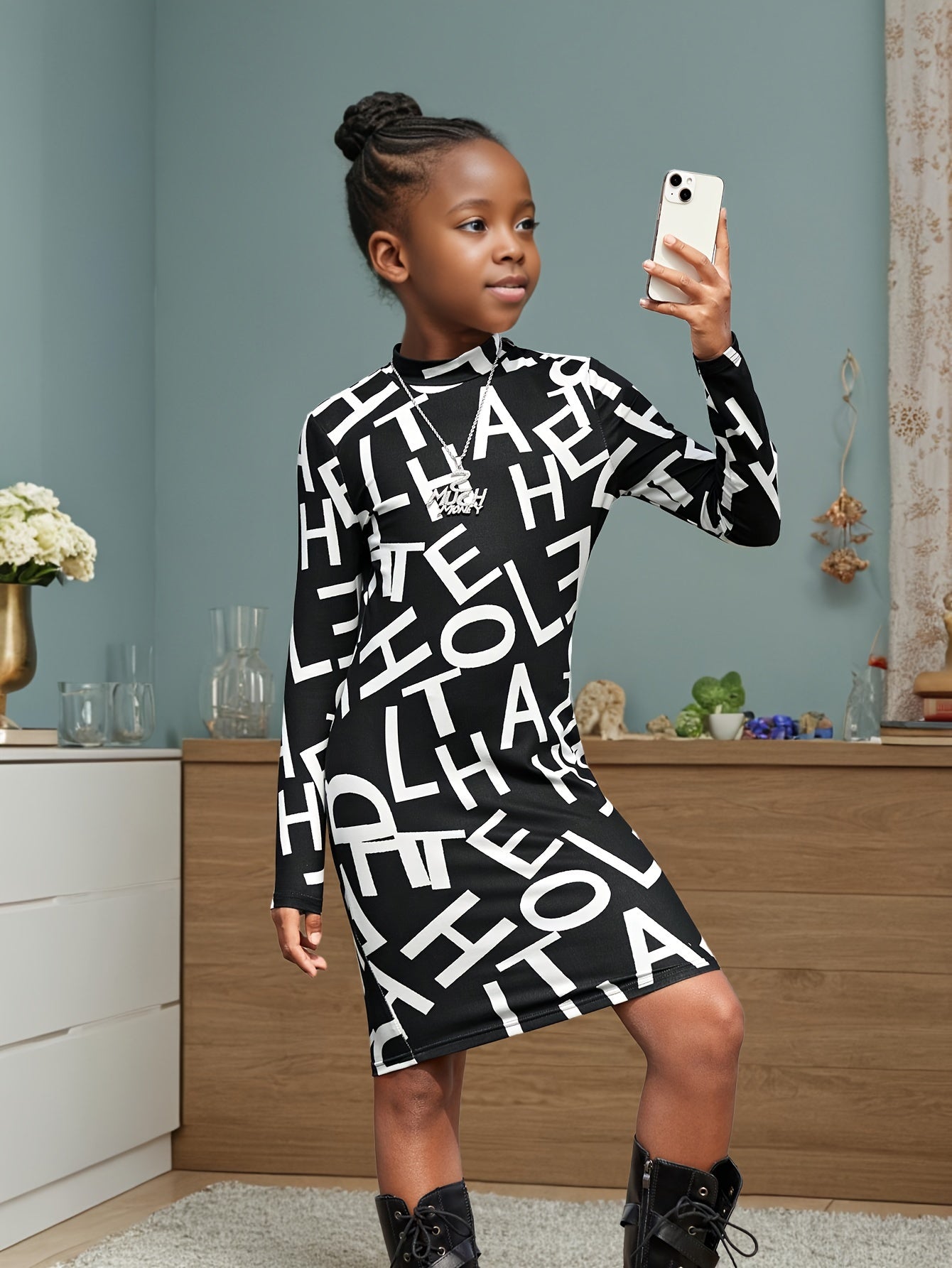 Modisches langärmliges Kleid mit Buchstabenmuster für Mädchen