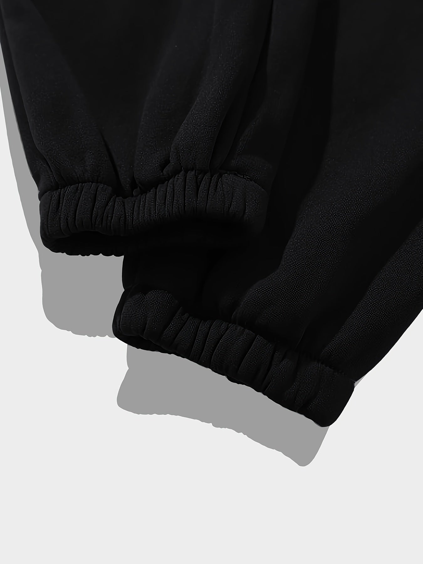 Neues Set aus Kapuzenpullover und Hose Jogging Anzug (Model 2024 Winter)