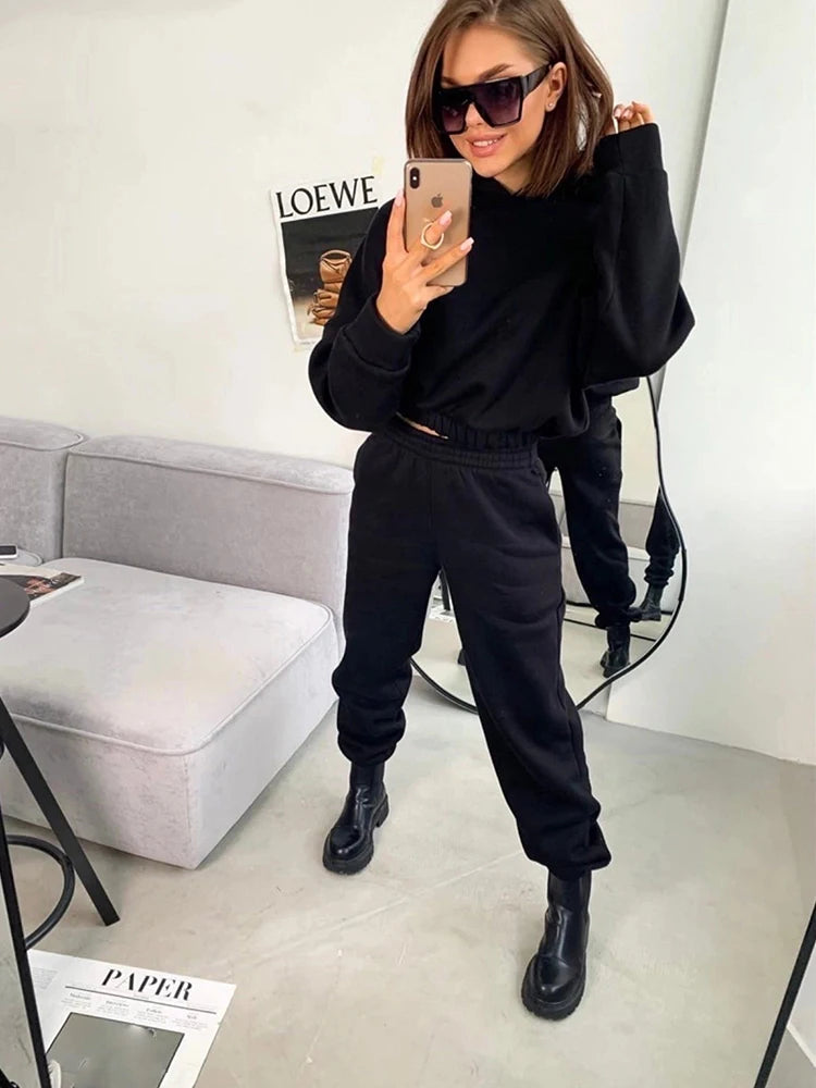2024 Freizeitanzug 2 teilig (Hoodie und Hose)