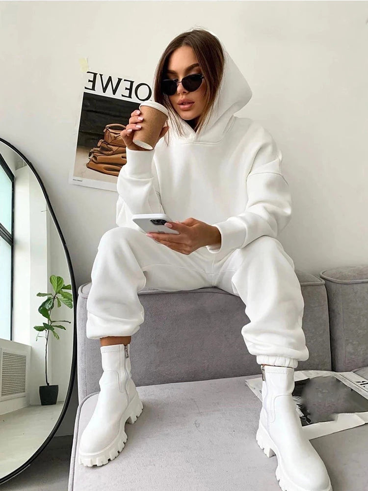 2024 Freizeitanzug 2 teilig (Hoodie und Hose)