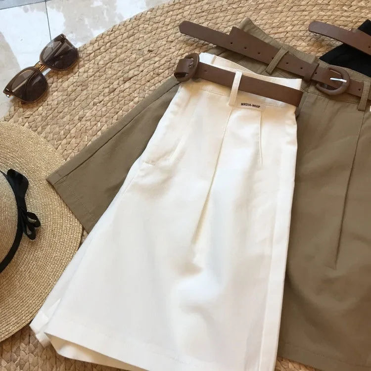 Neue Shorts mit weitem Bein für Damen Model 2024