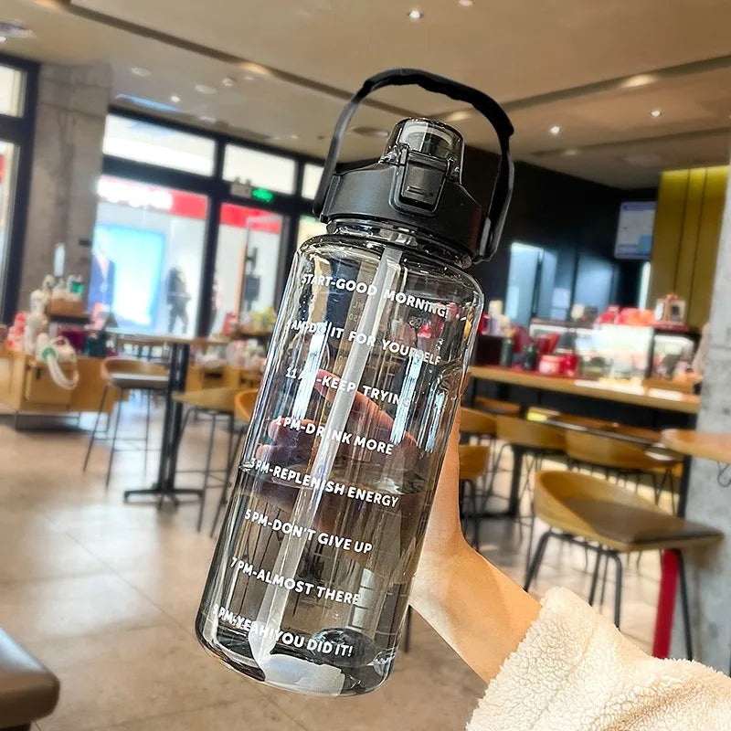 2 Liters Trinkflasche (Sport / Fitness)