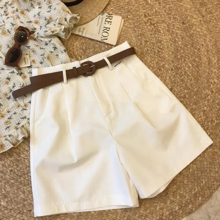 Neue Shorts mit weitem Bein für Damen Model 2024