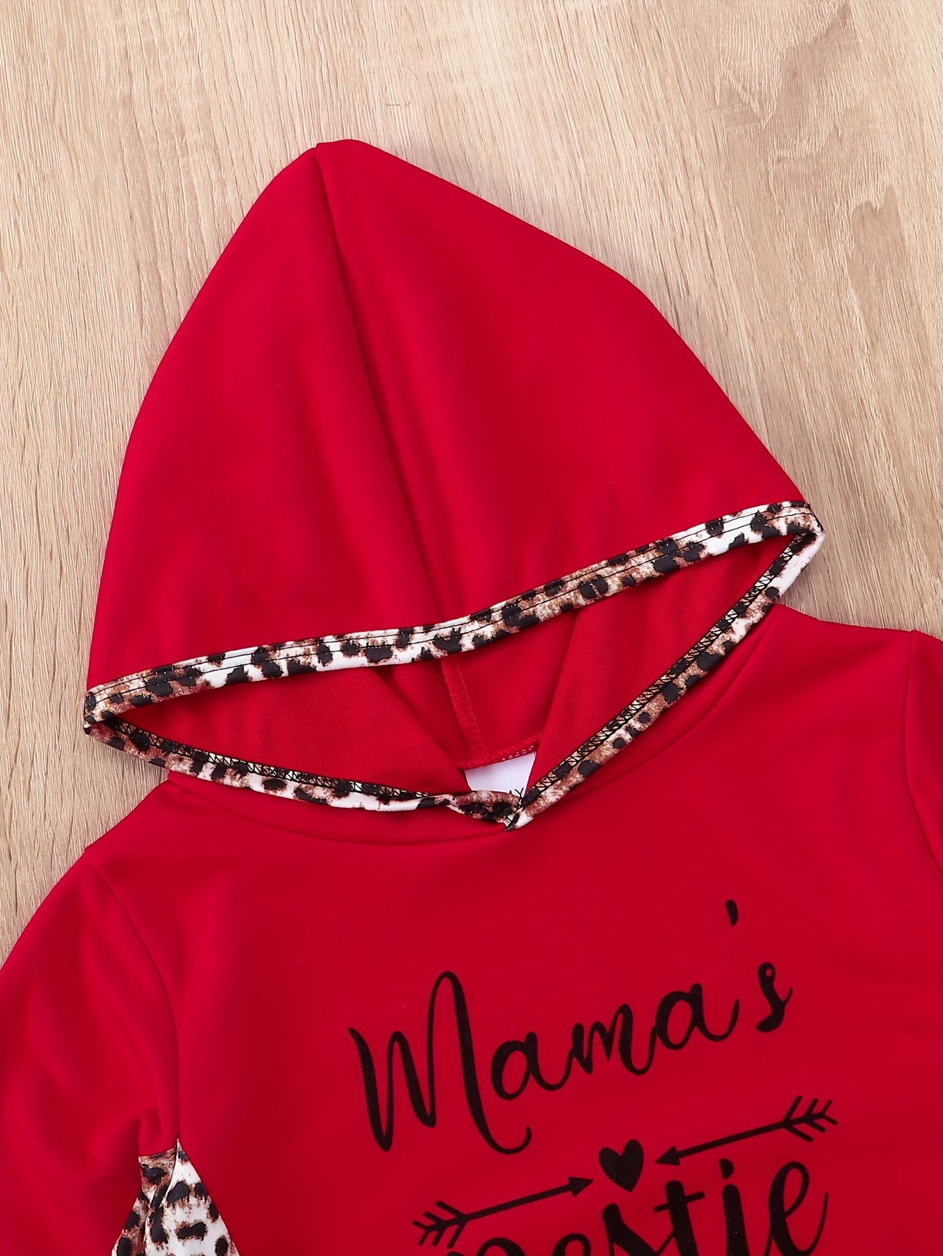 2-teiliges Mädchen-Set mit Kapuzenpullover und Jogginghose MAMA'S BESTIE